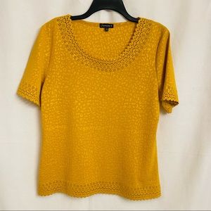 Womens Chances R size L short sleeve mustard color